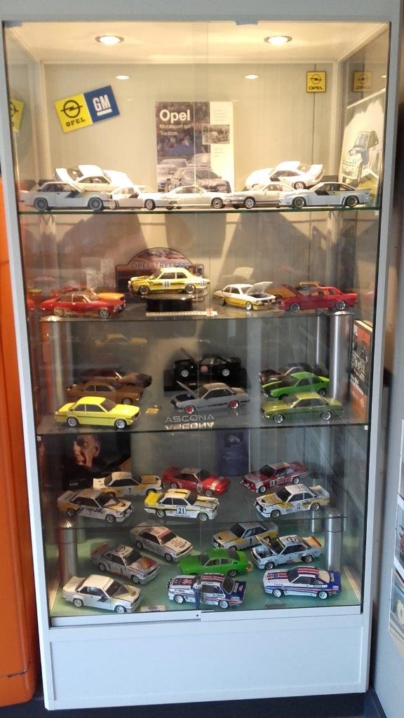 Vitrine (125)