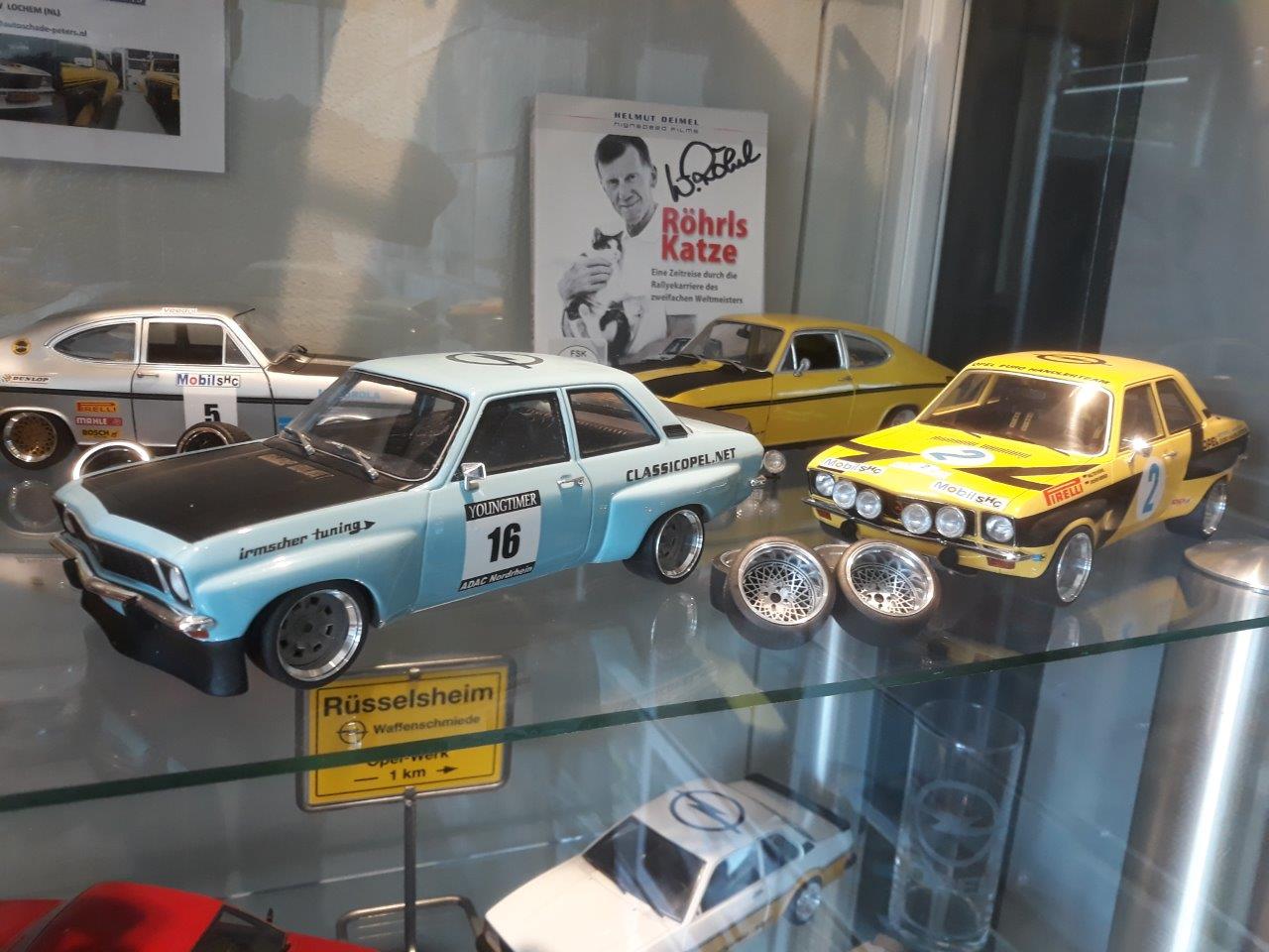 Vitrine (129)