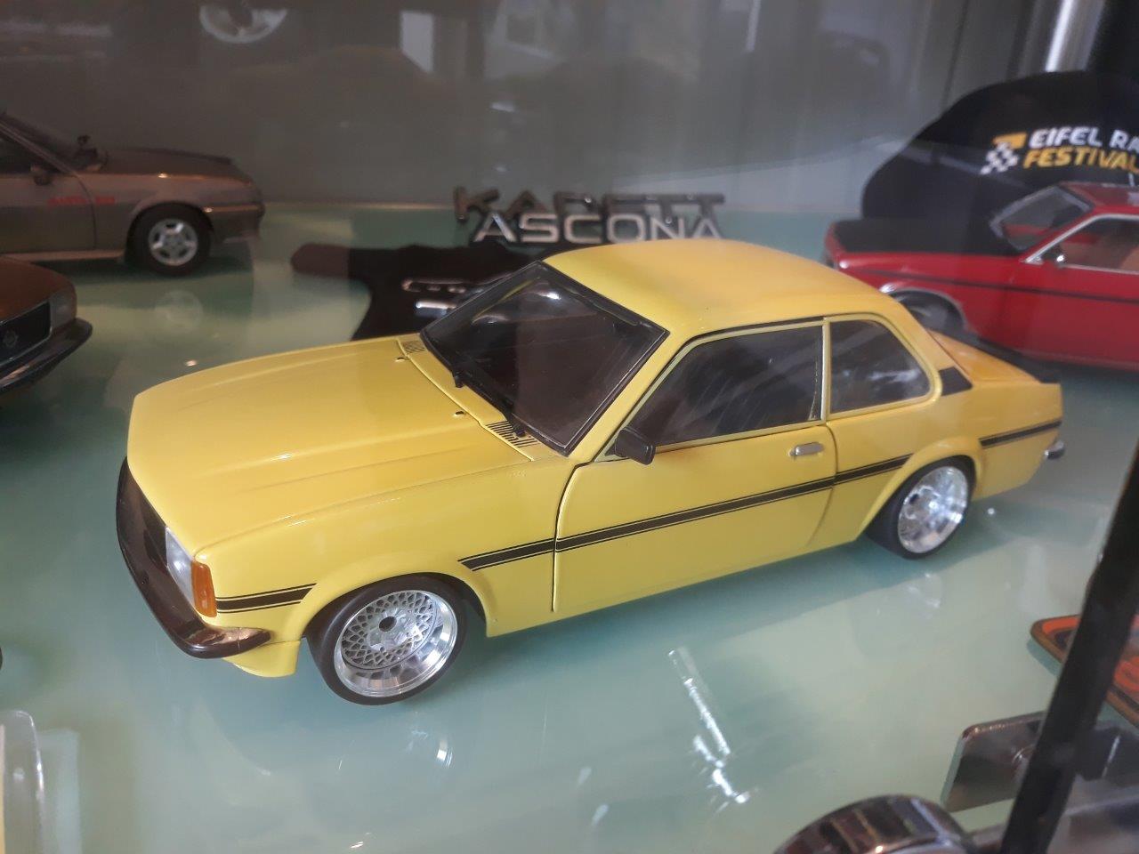Vitrine (131)