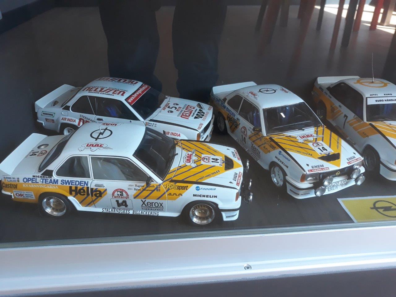Vitrine (132)