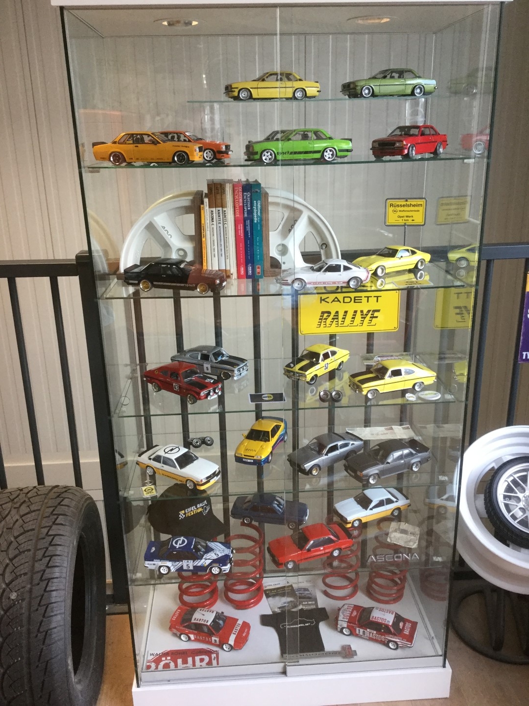 Vitrine (214)