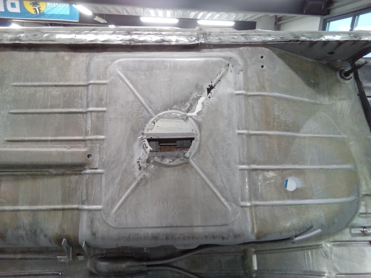 BMW-2000-CSI-01-137