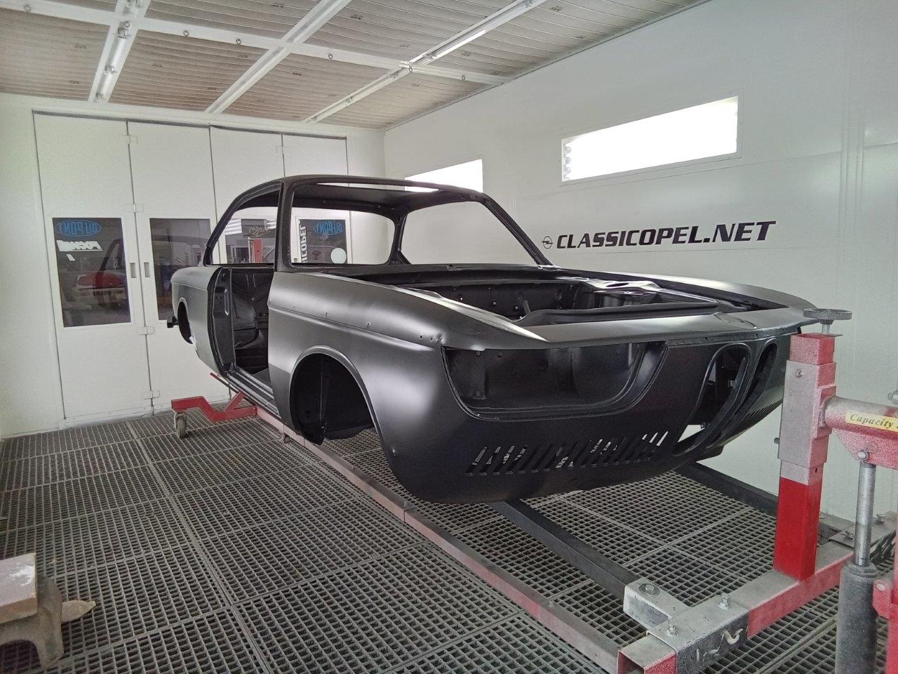 BMW-2000-CSI-01-159