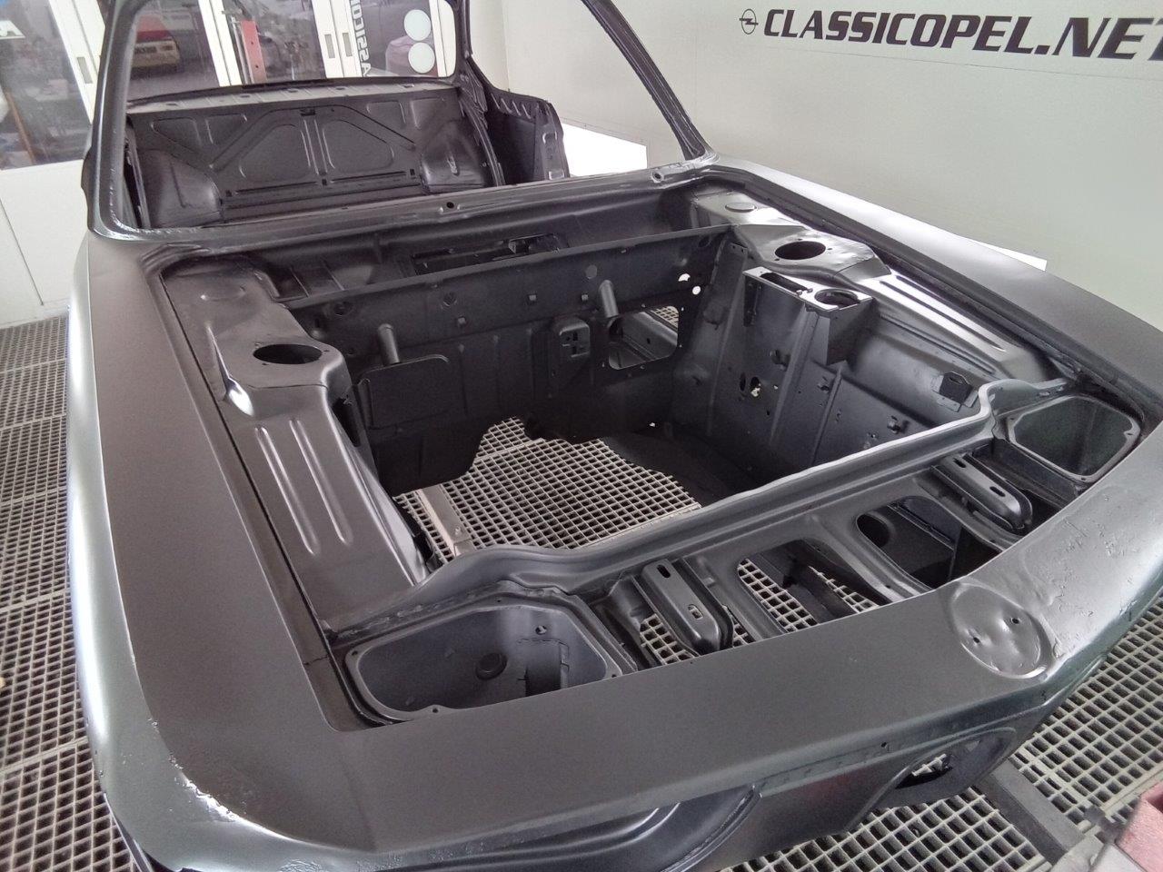 BMW-2000-CSI-01-163