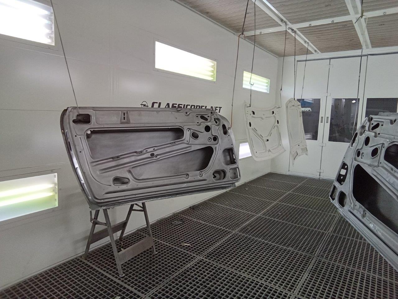 BMW-2000-CSI-01-166