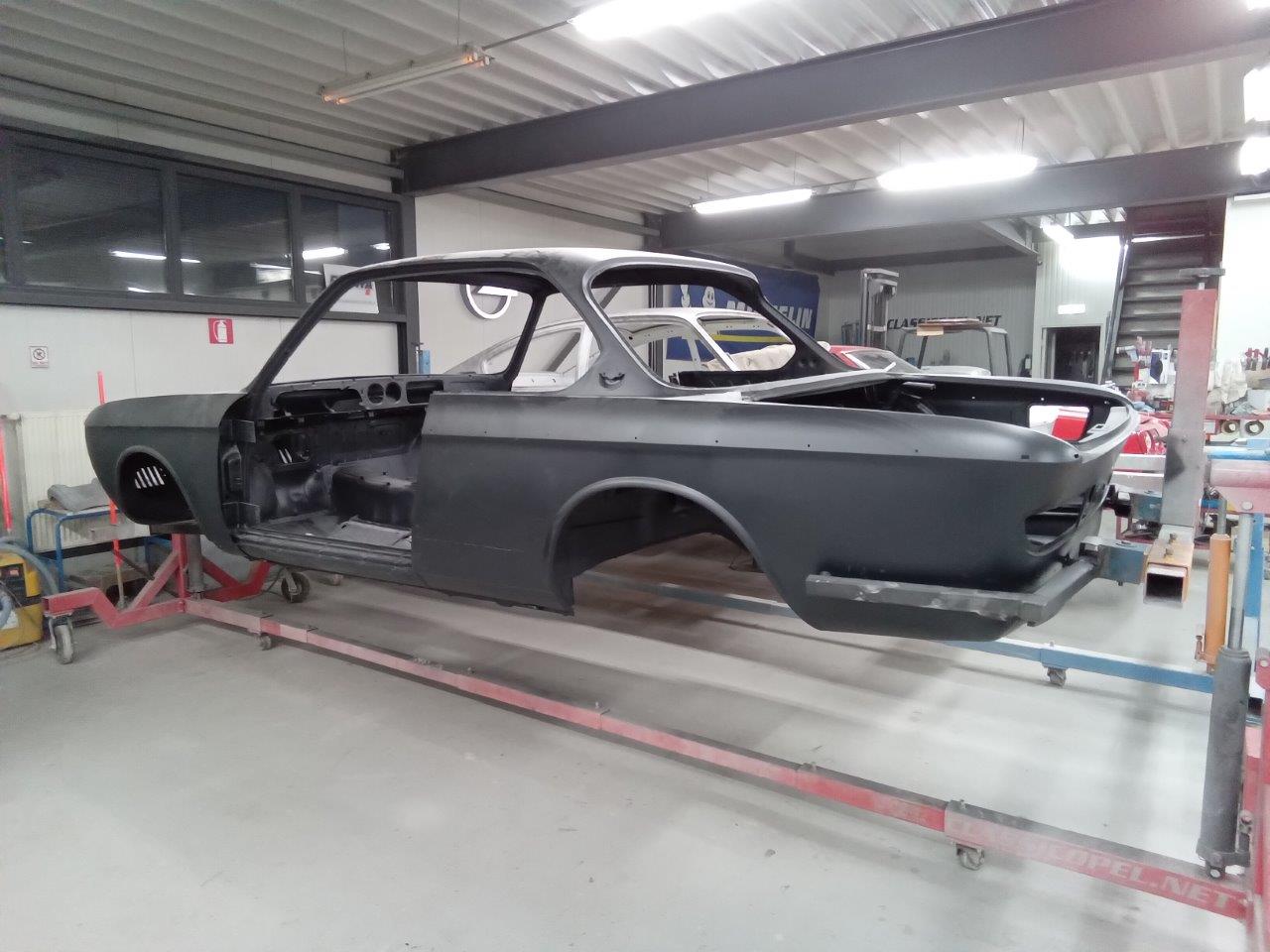 BMW-2000-CSI-01-170