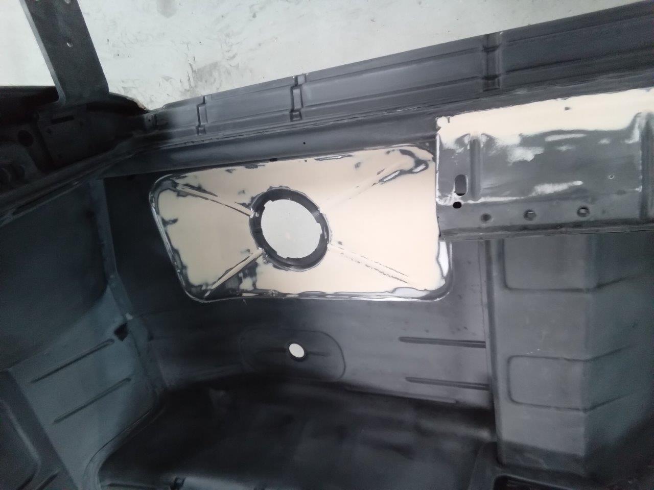 BMW-2000-CSI-01-179