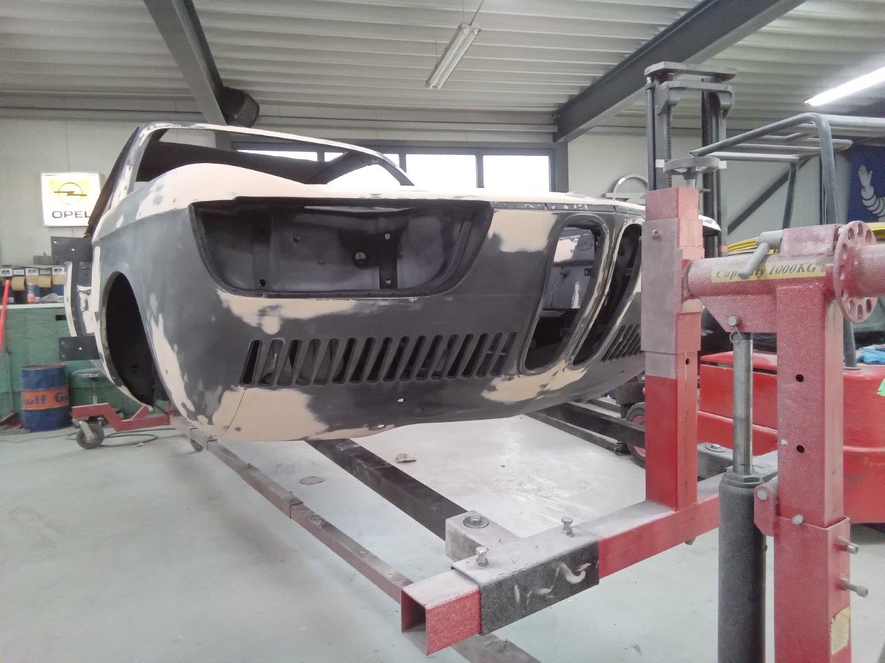 BMW-2000-CSI-01-192