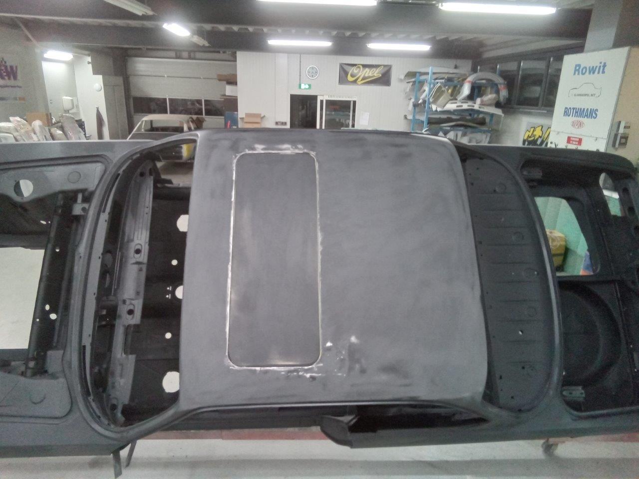 BMW-2000-CSI-01-197