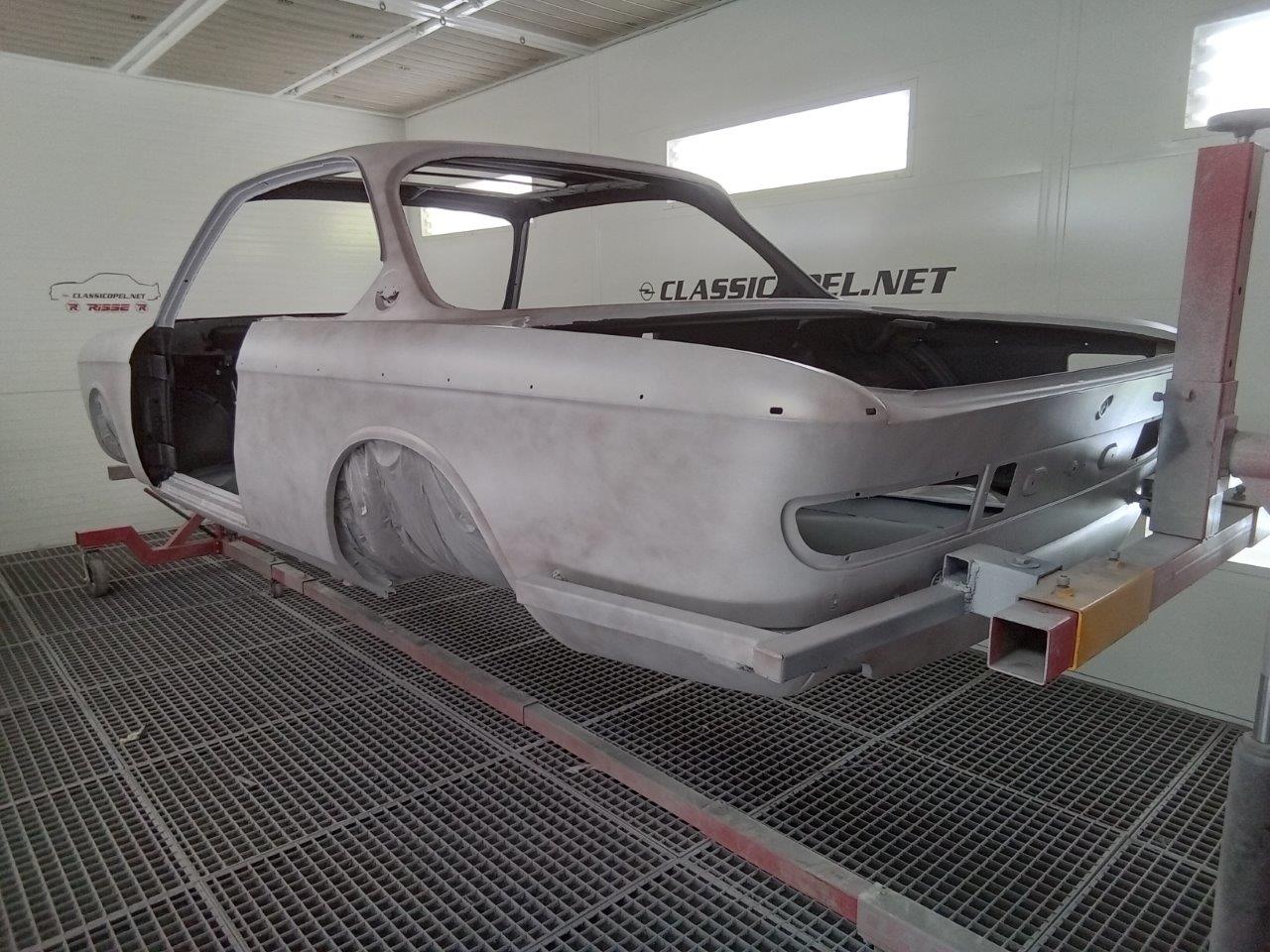 BMW-2000-CSI-01-210