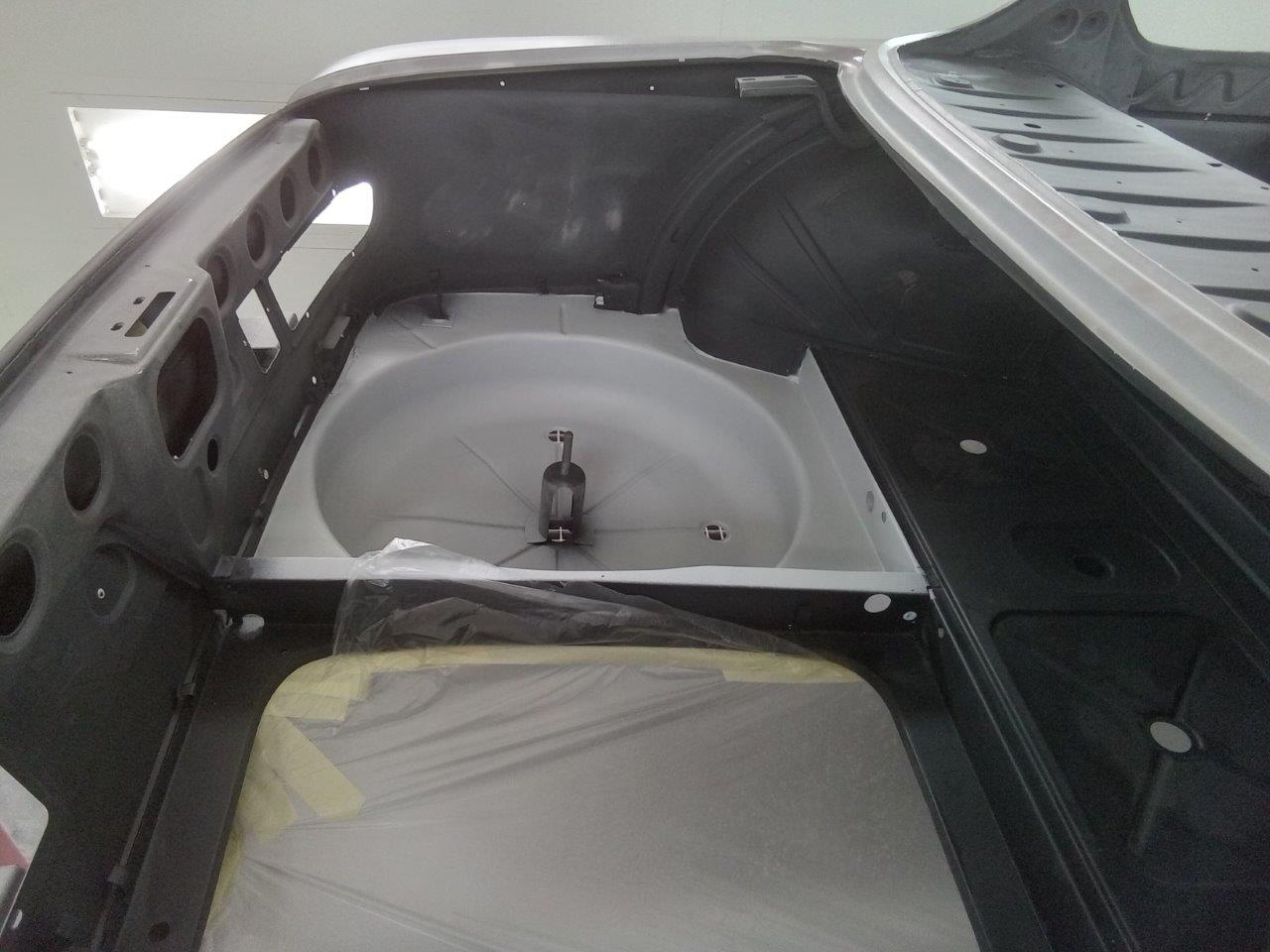 BMW-2000-CSI-01-211