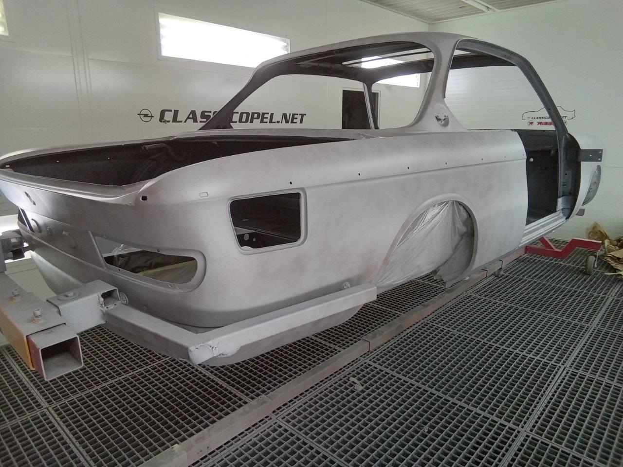 BMW-2000-CSI-01-212