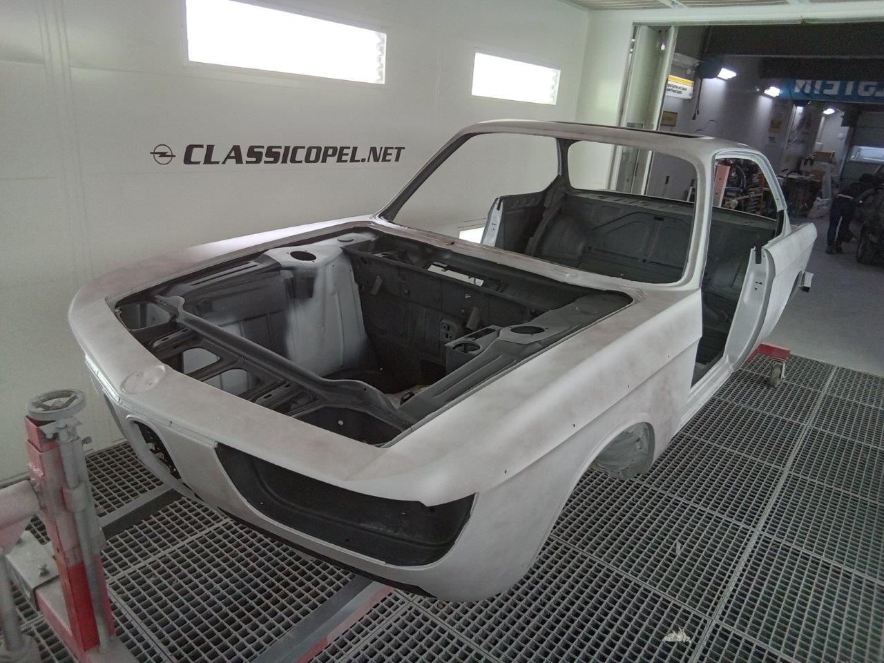 BMW-2000-CSI-01-214