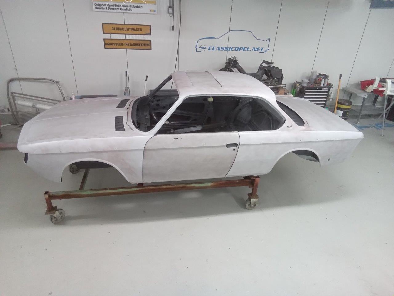 BMW-2000-CSI-01-220