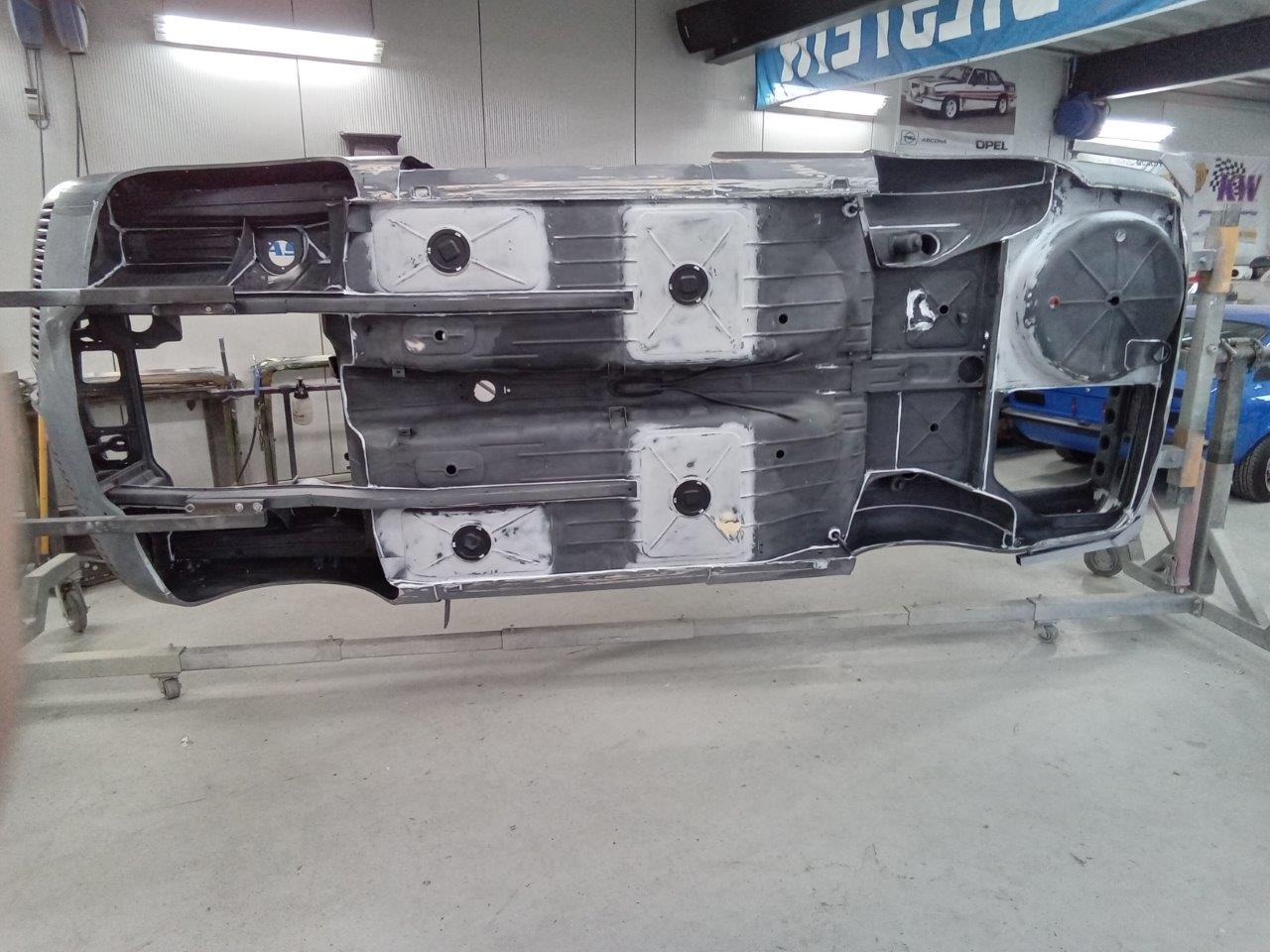BMW-2000-CSI-01-238