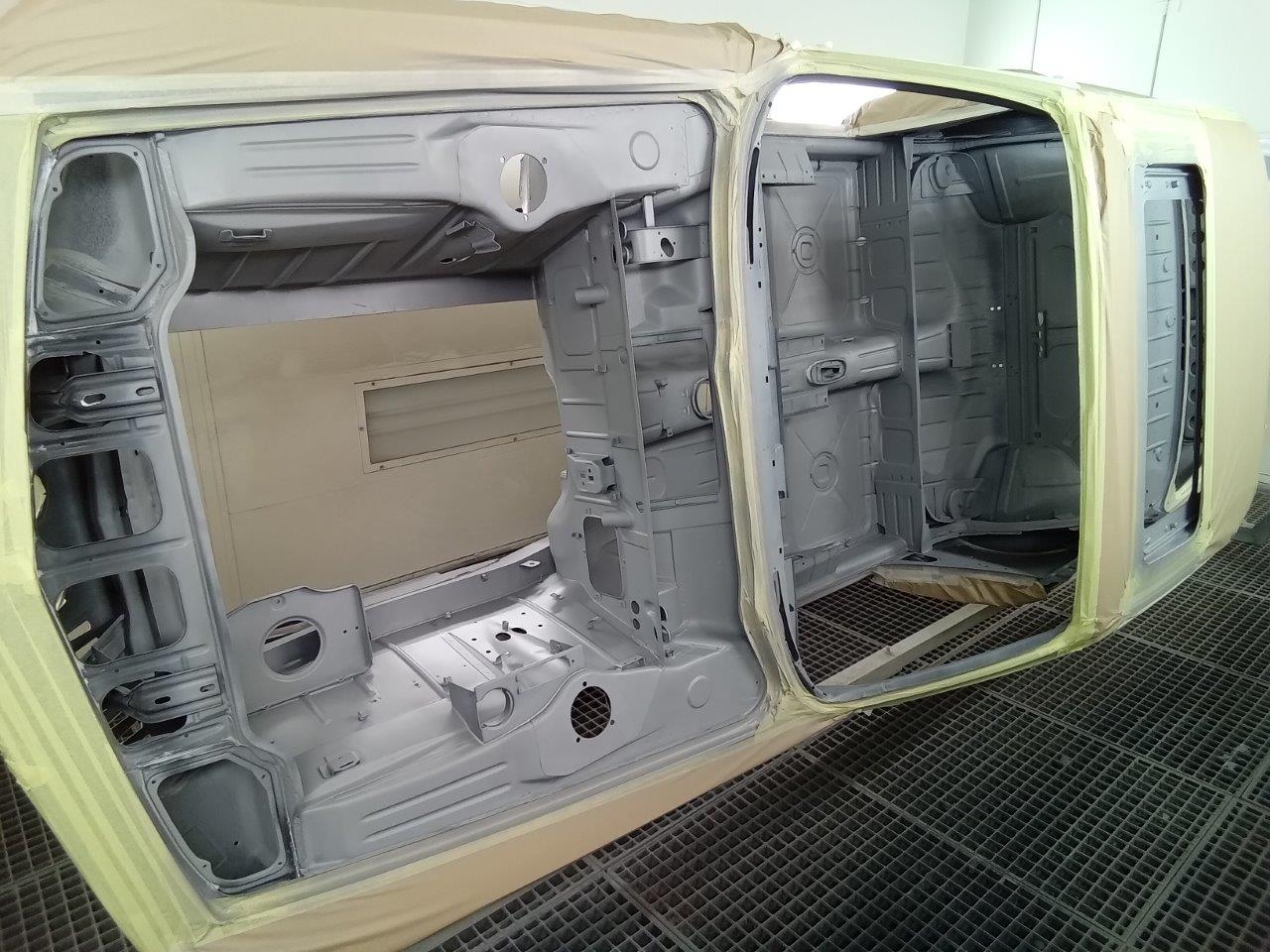 BMW-2000-CSI-01-243