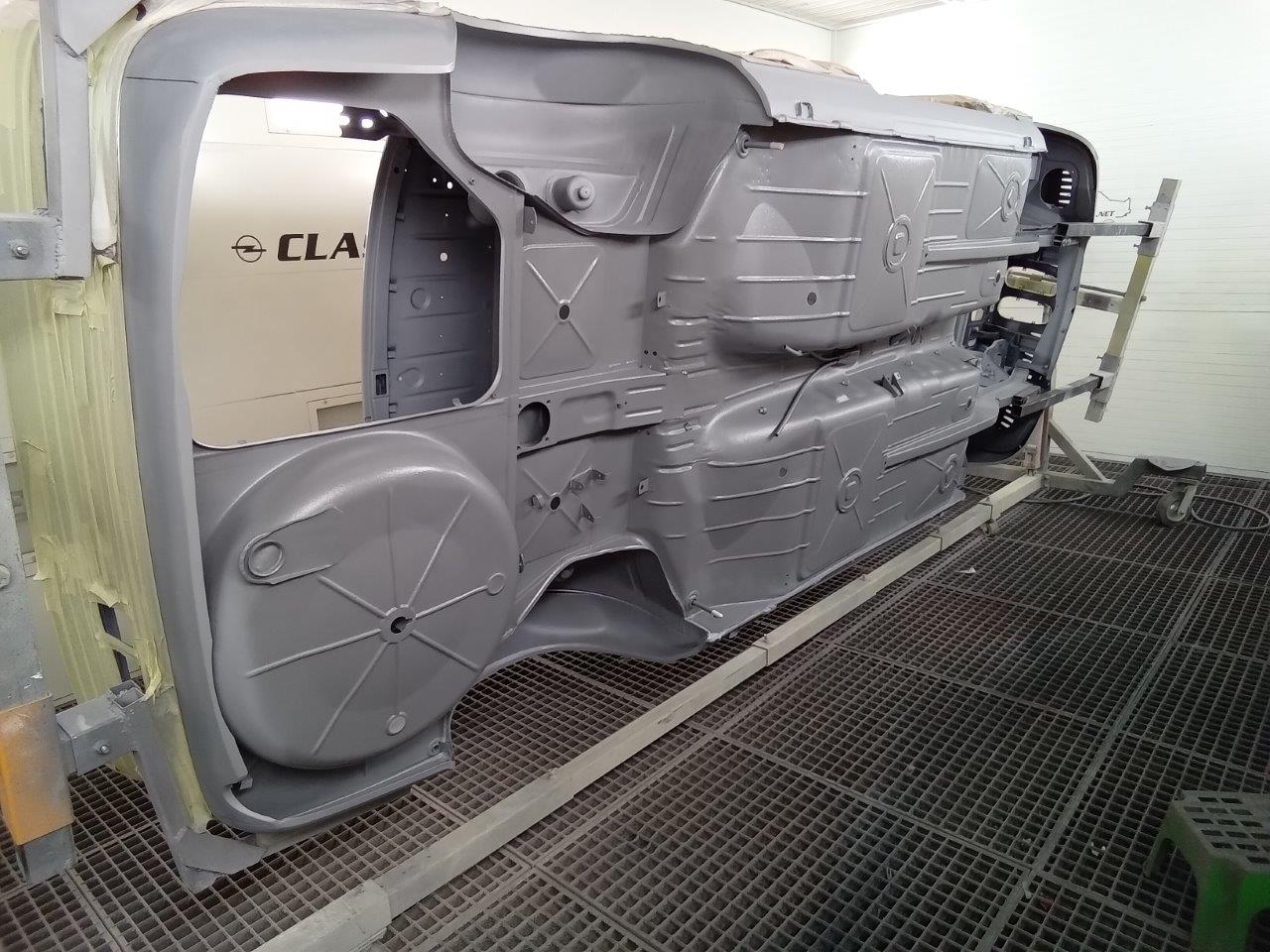 BMW-2000-CSI-01-245
