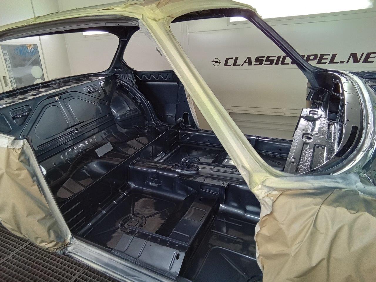 BMW-2000-CSI-01-250