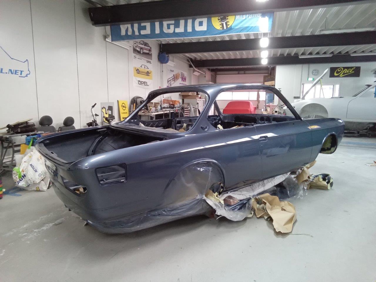 BMW-2000-CSI-01-284
