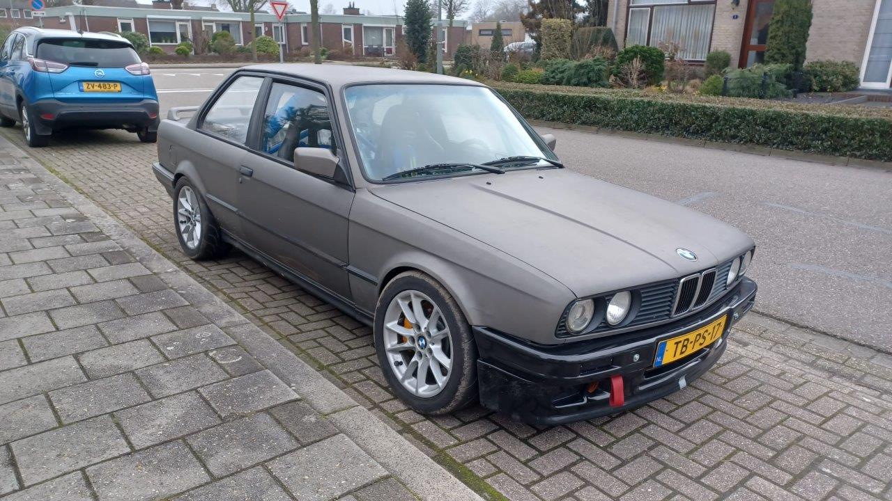 BMW-E30-4.0-V8-Pandem-nr-03-100