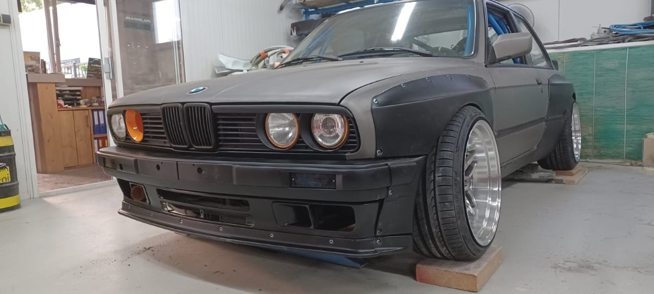 BMW-E30-4.0-V8-Pandem-nr-03-114