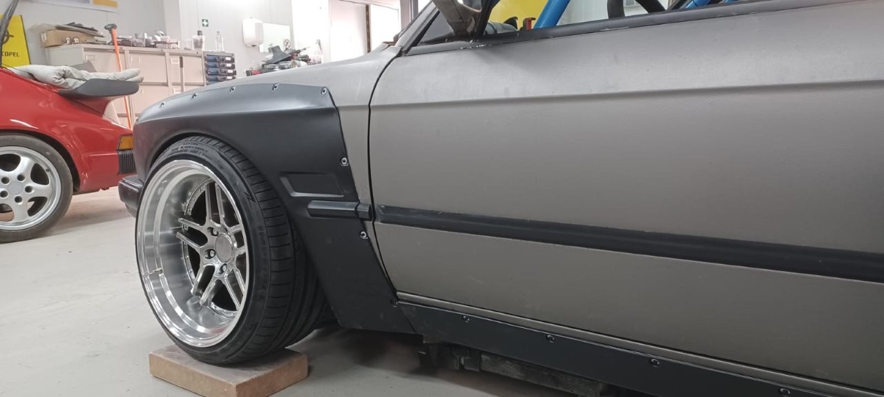 BMW-E30-4.0-V8-Pandem-nr-03-115