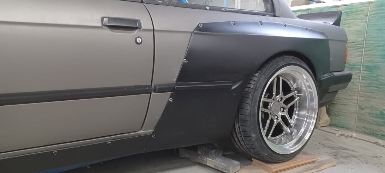 BMW-E30-4.0-V8-Pandem-nr-03-116