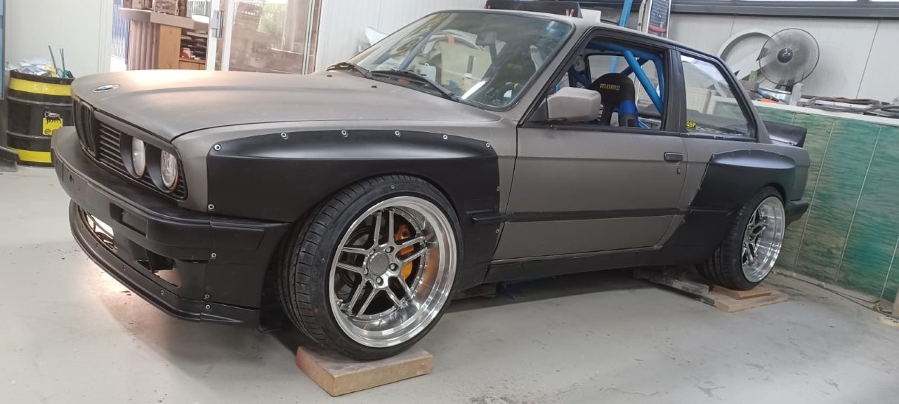 BMW-E30-4.0-V8-Pandem-nr-03-117