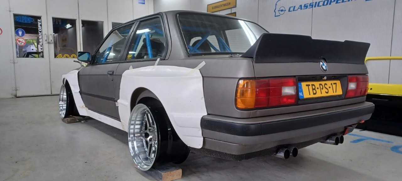 BMW-E30-4.0-V8-Pandem-nr-03-120