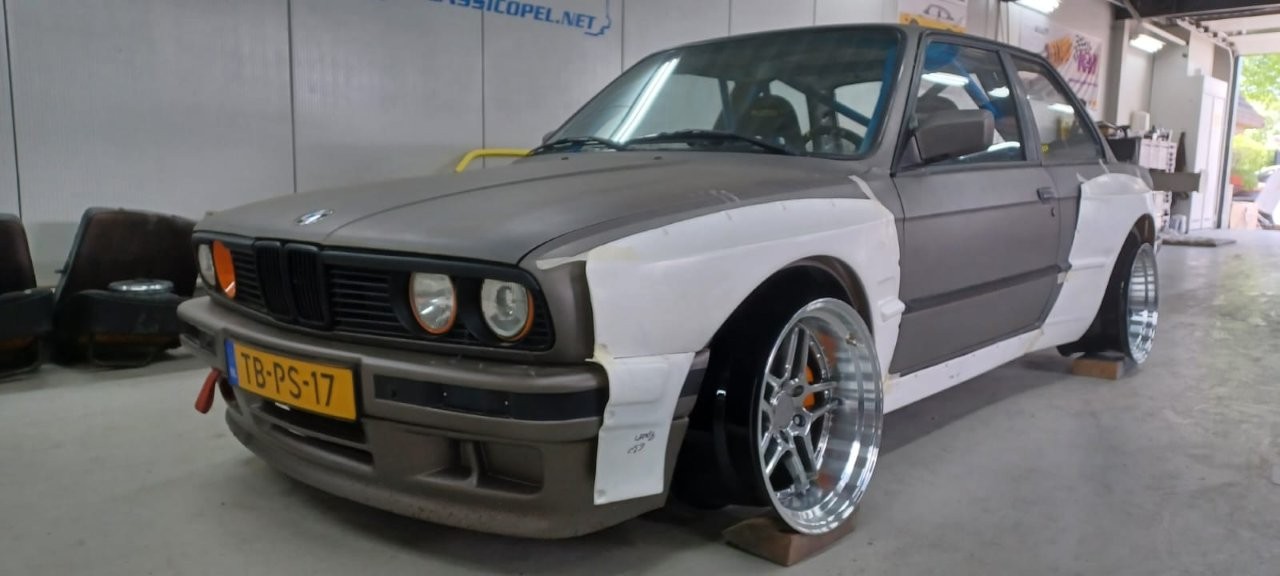 BMW-E30-4.0-V8-Pandem-nr-03-122
