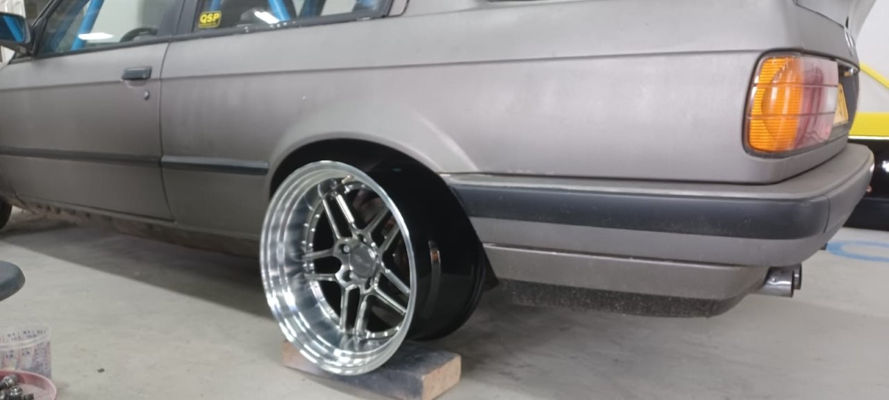 BMW-E30-4.0-V8-Pandem-nr-03-124