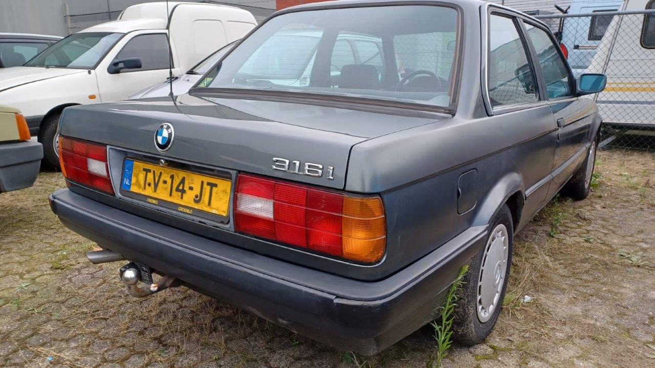 BMW-E30-M-Tech-II-nr-04-101