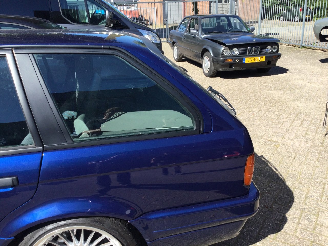 BMW-E30-M-Tech-II-nr-04-107