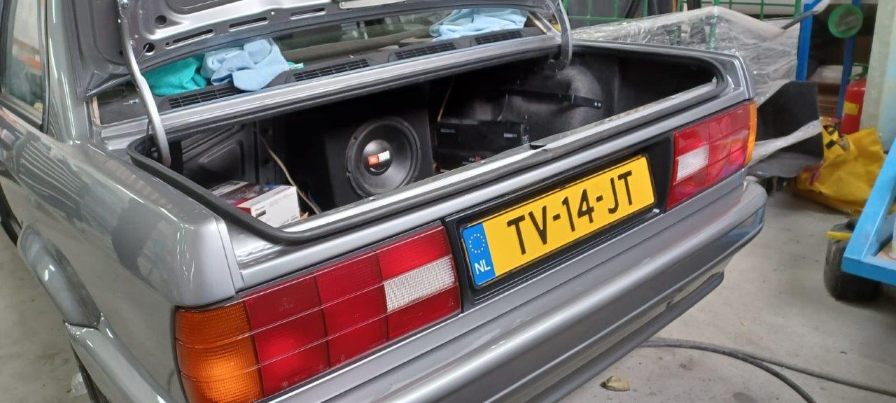 BMW-E30-M-Tech-II-nr-04-112