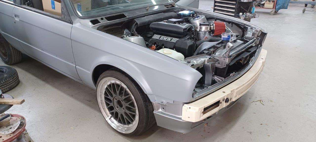 BMW-E30-M-Tech-II-nr-04-146