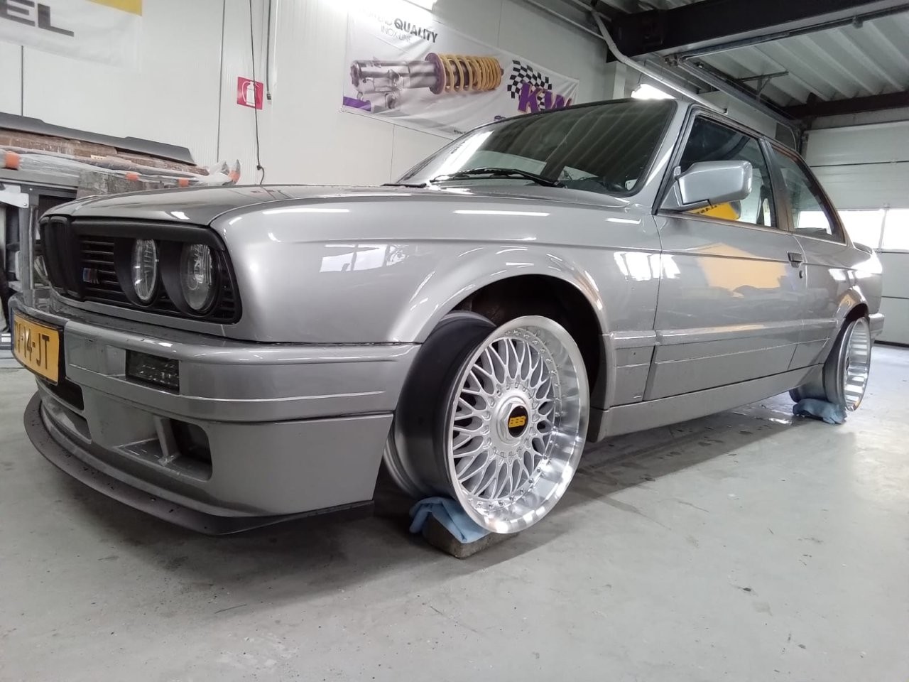 BMW-E30-M-Tech-II-nr-04-170