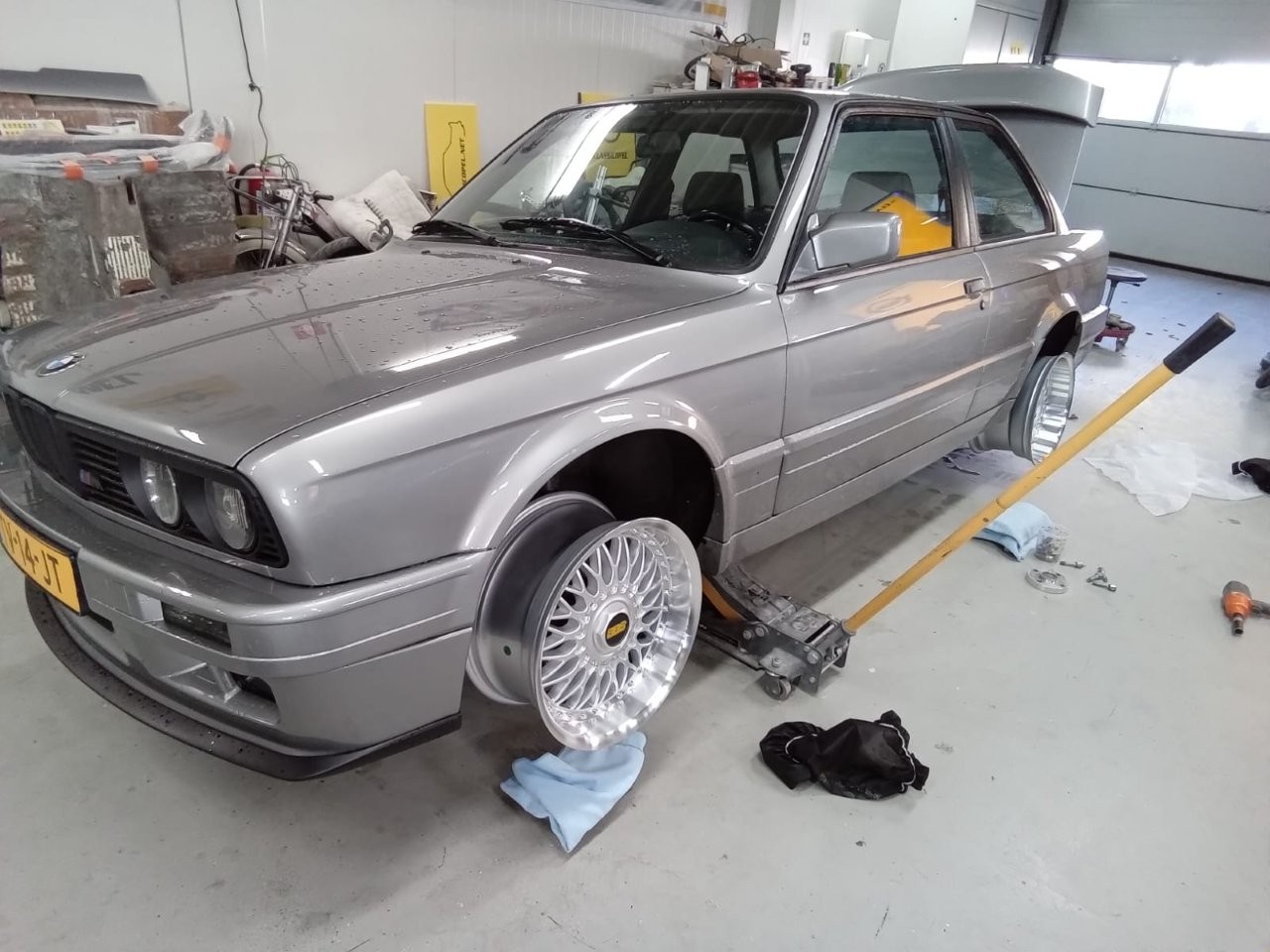 BMW-E30-M-Tech-II-nr-04-174