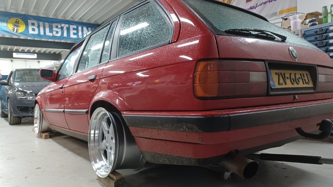 BMW-E30-318iS-Touring-AC-Schnitzer-Tribute-nr-01-101a