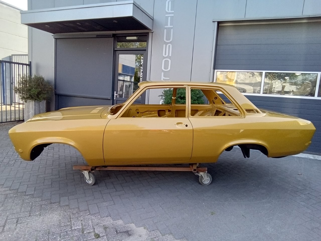 Opel-Ascona-A-nr-08-392