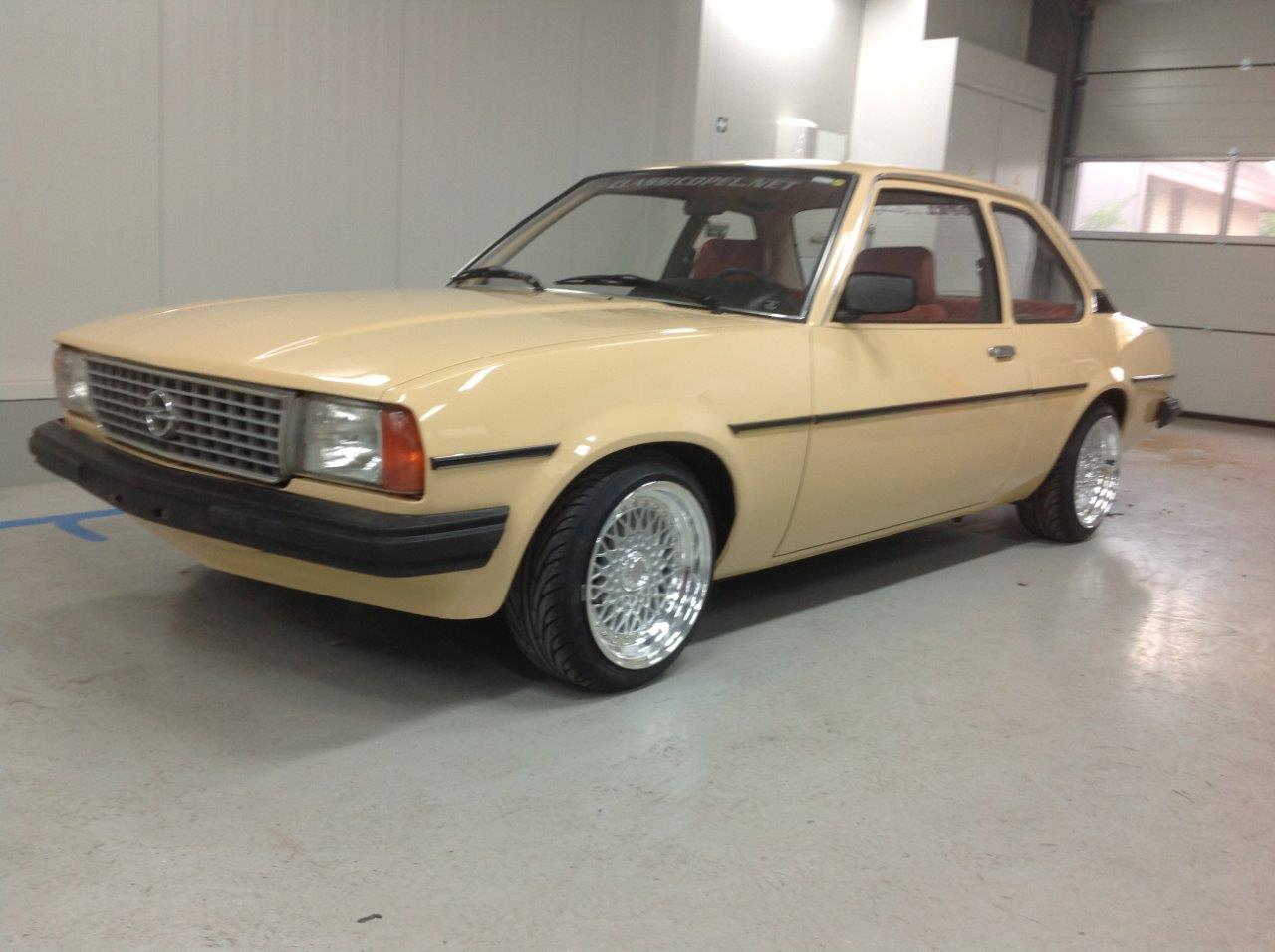 Opel Ascona B 04 (233)