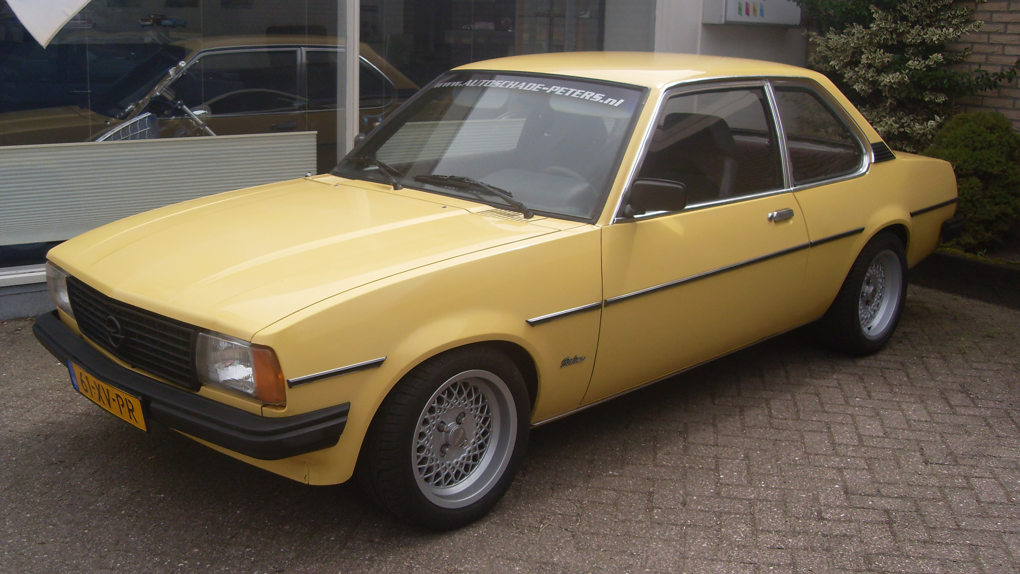 Ascona B 400