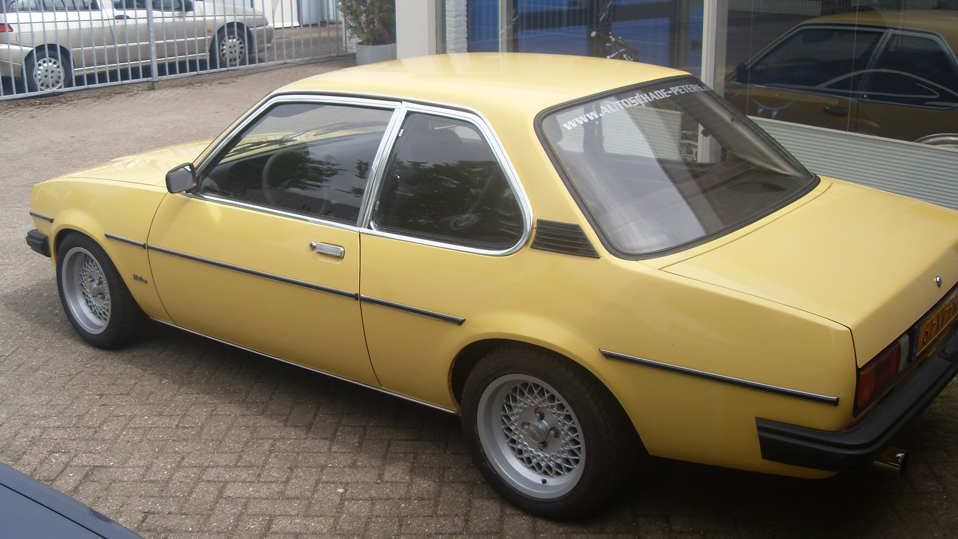 Ascona B 400