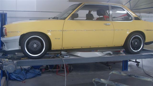 Ascona B 400
