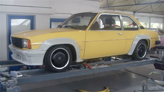 Ascona B 400