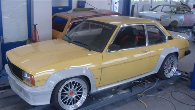 Ascona B 400