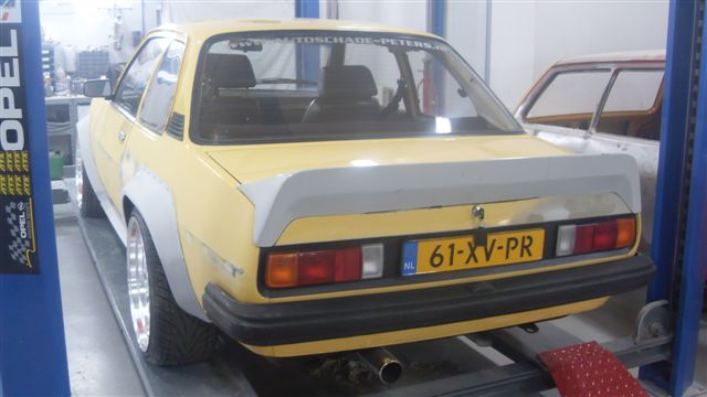 Ascona B 400