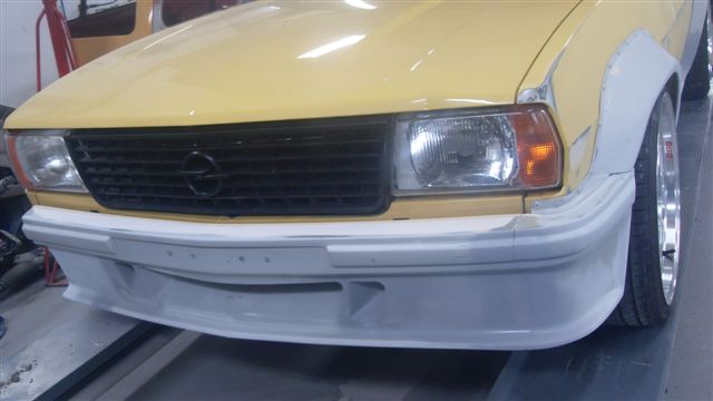 Ascona B 400