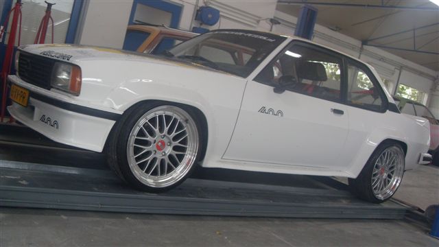 Ascona B 400