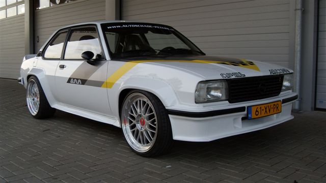 Ascona B 400