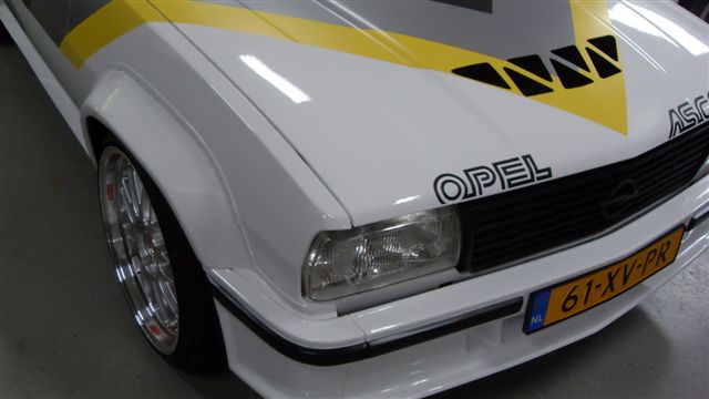 Ascona B 400